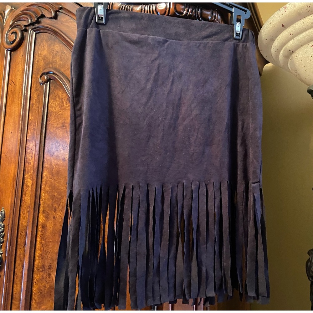 NWOT Mini Fringes Skirt
